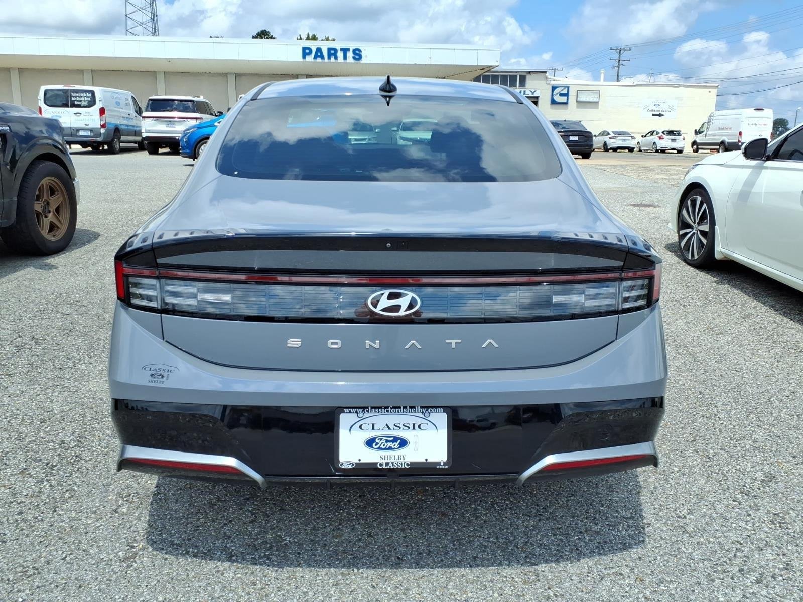 Used 2024 Transmission Blue Hyundai SEL image 5