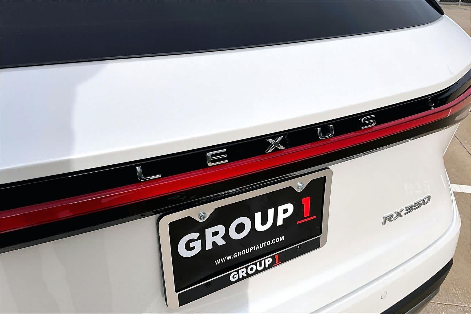 Used 2025 Eminent White Pearl Lexus Premium image 31