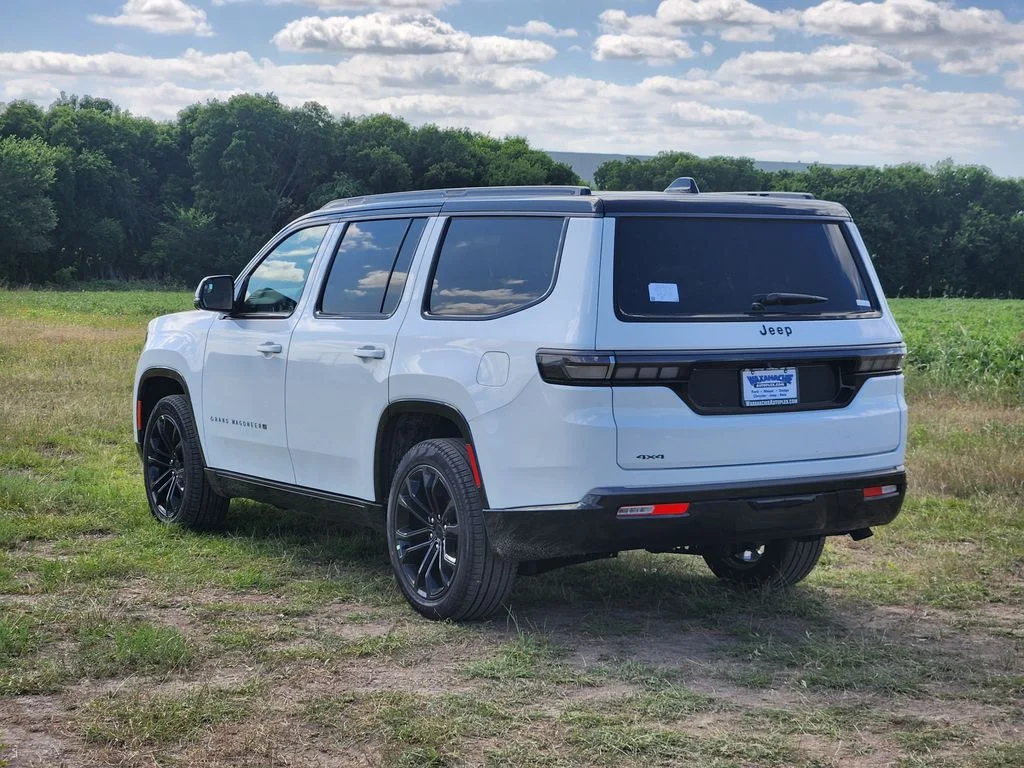 New 2026 Bright White Clearcoat Jeep Summit Reserve image 3