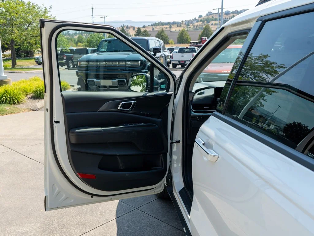 New 2027 Snow White Pearl Kia SX image 19