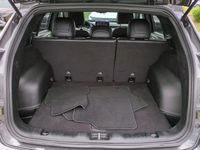 Used 2024 Gray Jeep Latitude image 13