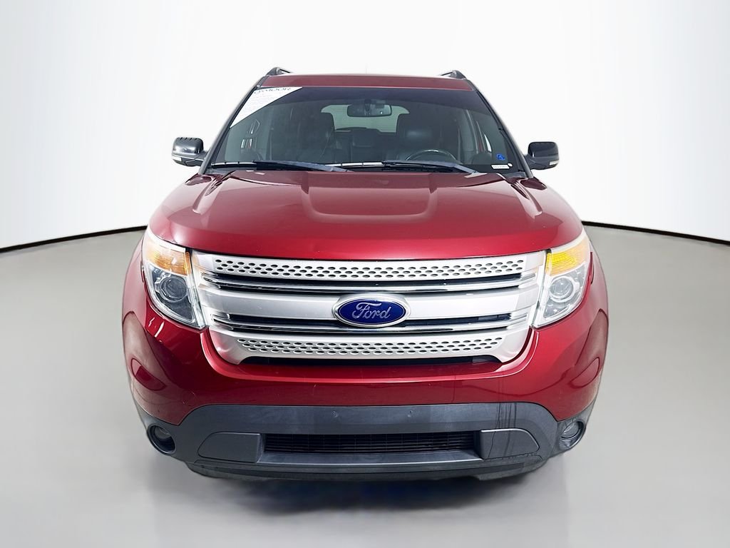 Used 2013 Ruby Red Metallic Tinted Clearcoat Ford XLT image 7