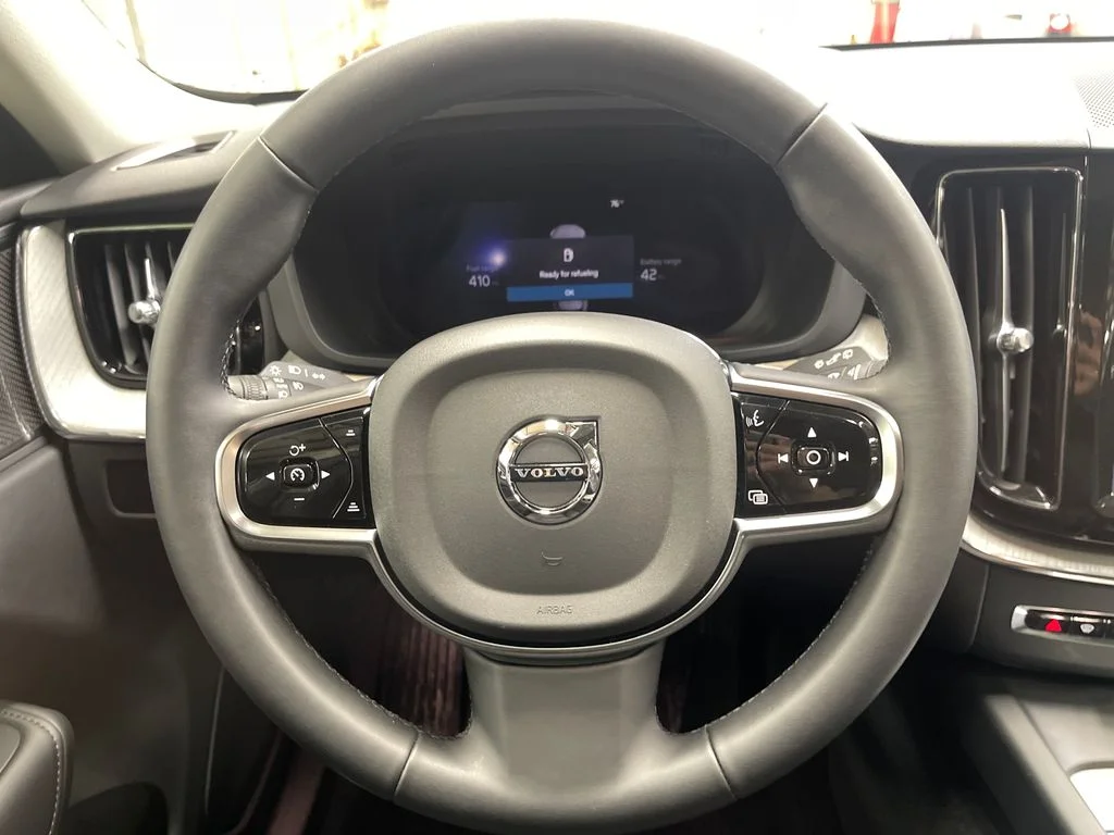 Certified Used 2025 Blue Volvo T8 Plus image 20