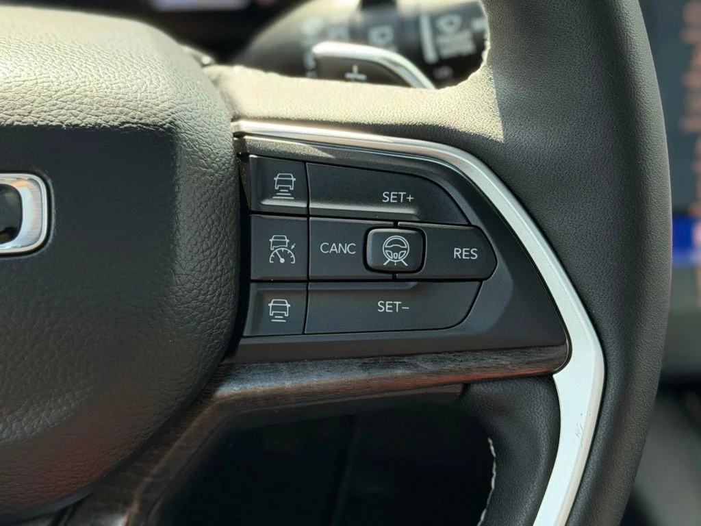 Used 2026 Black Jeep Limited image 12