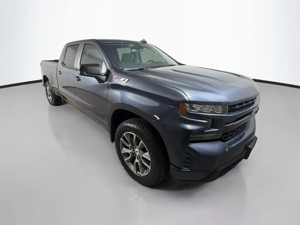 Used 2021 SHADOW GRAY METALLIC Chevrolet RST image 4