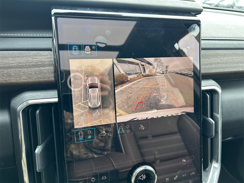 2026 GMC ACADIA - Image 22