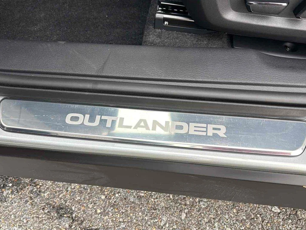 2026 Mitsubishi Outlander SE - Photo 13
