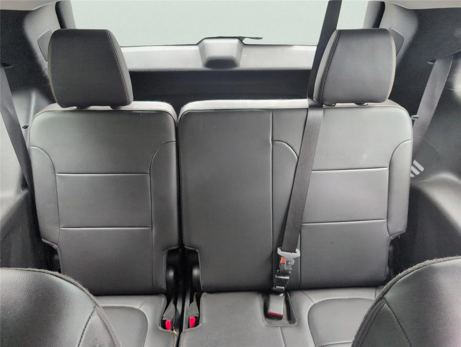 Used 2021 Iridescent Pearl Tricoat Chevrolet Premier image 33
