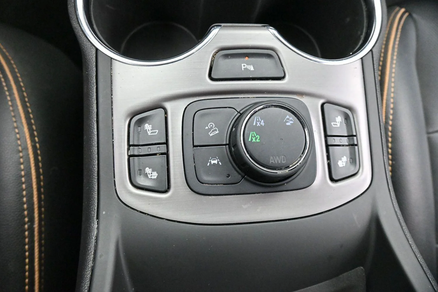 Used 2023 Sterling Metallic GMC AT4 image 29