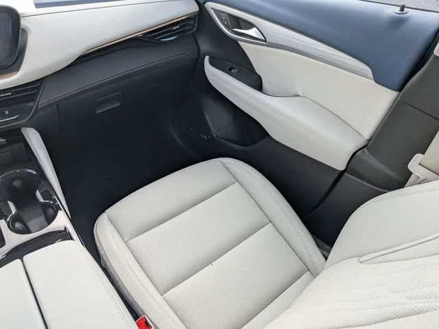 New 2026 Iridescent White Tricoat Buick Avenir image 19