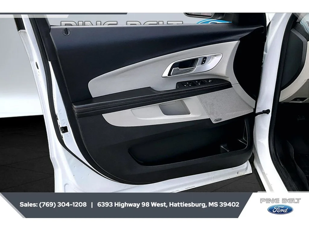 Used 2015 Summit White Chevrolet LT image 17