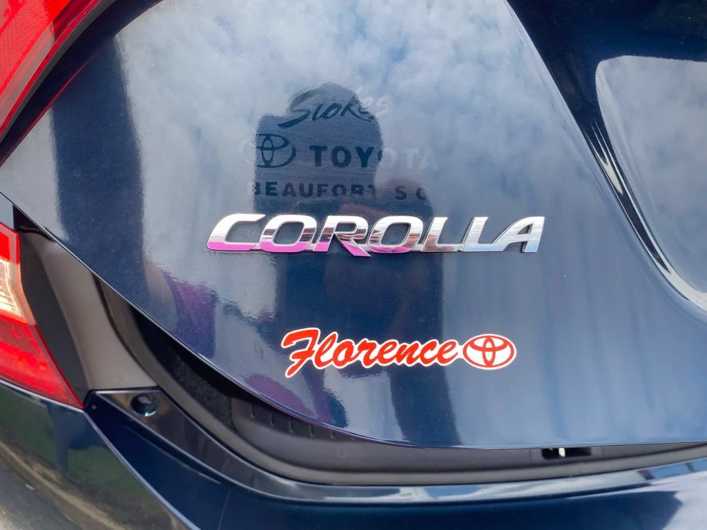 Used 2019 Blue Toyota LE image 13