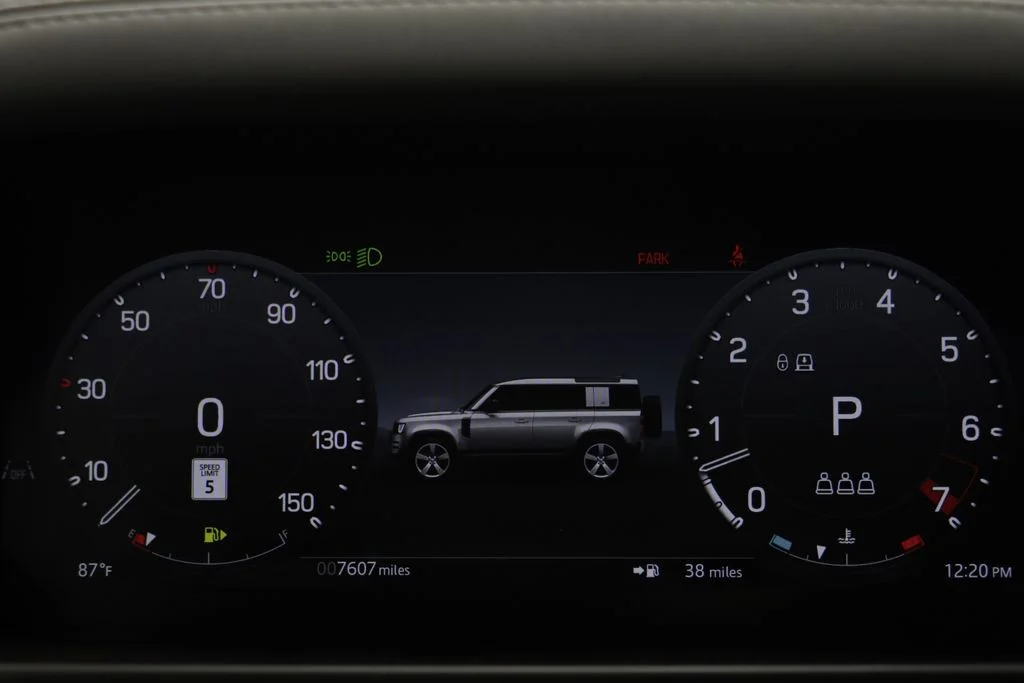 Certified Used 2026 White Land Rover X-Dynamic SE image 8