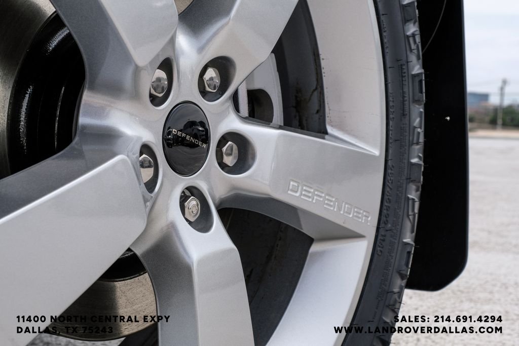 New 2026 Borasco Grey Metallic Land Rover X-Dynamic SE image 51