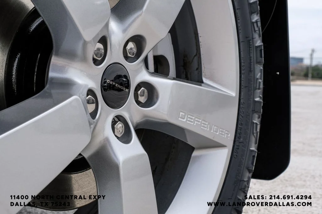 New 2026 Borasco Grey Metallic Land Rover X-Dynamic SE image 51