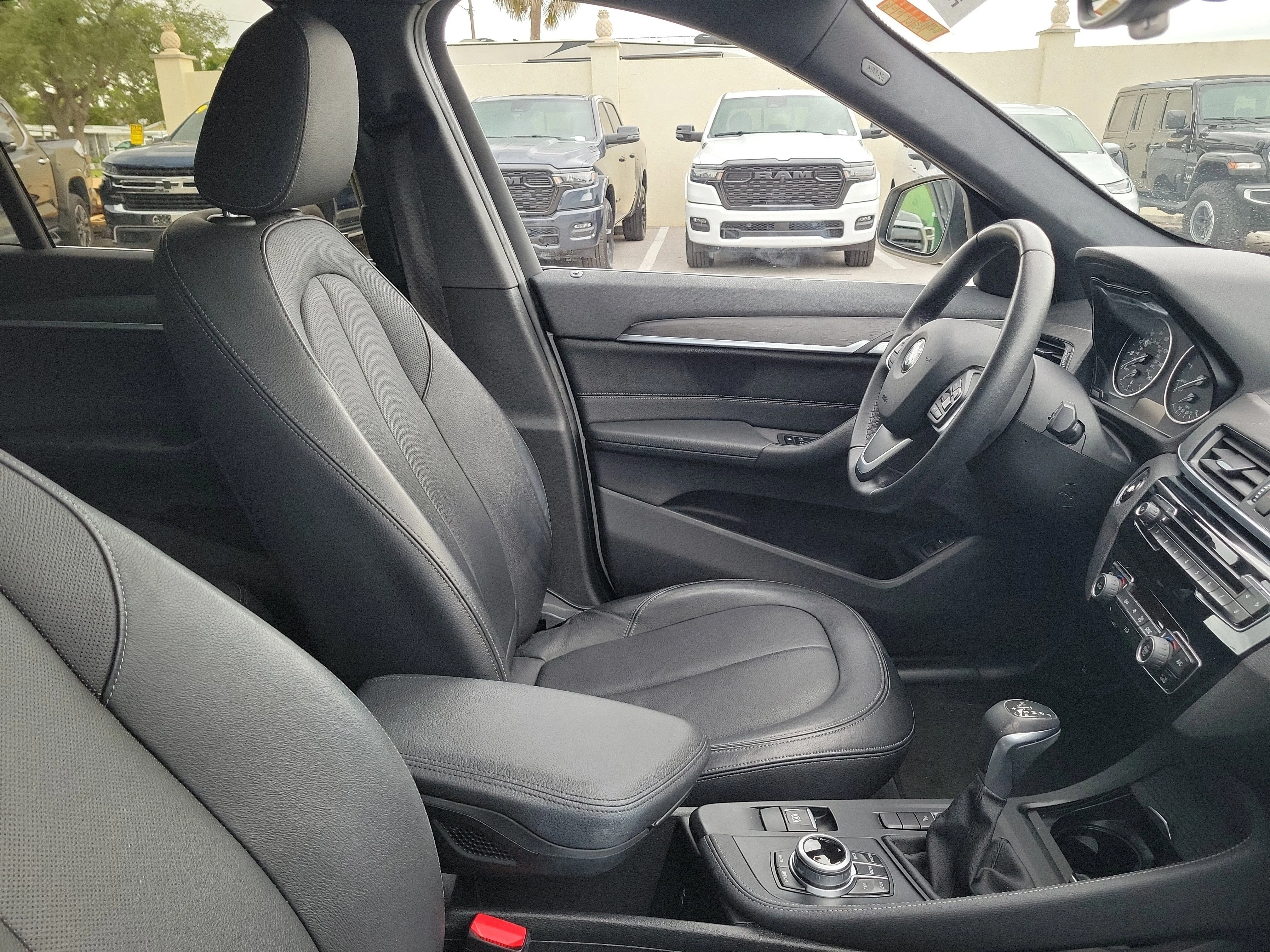Used 2018 Alpine White BMW sDrive28i image 9