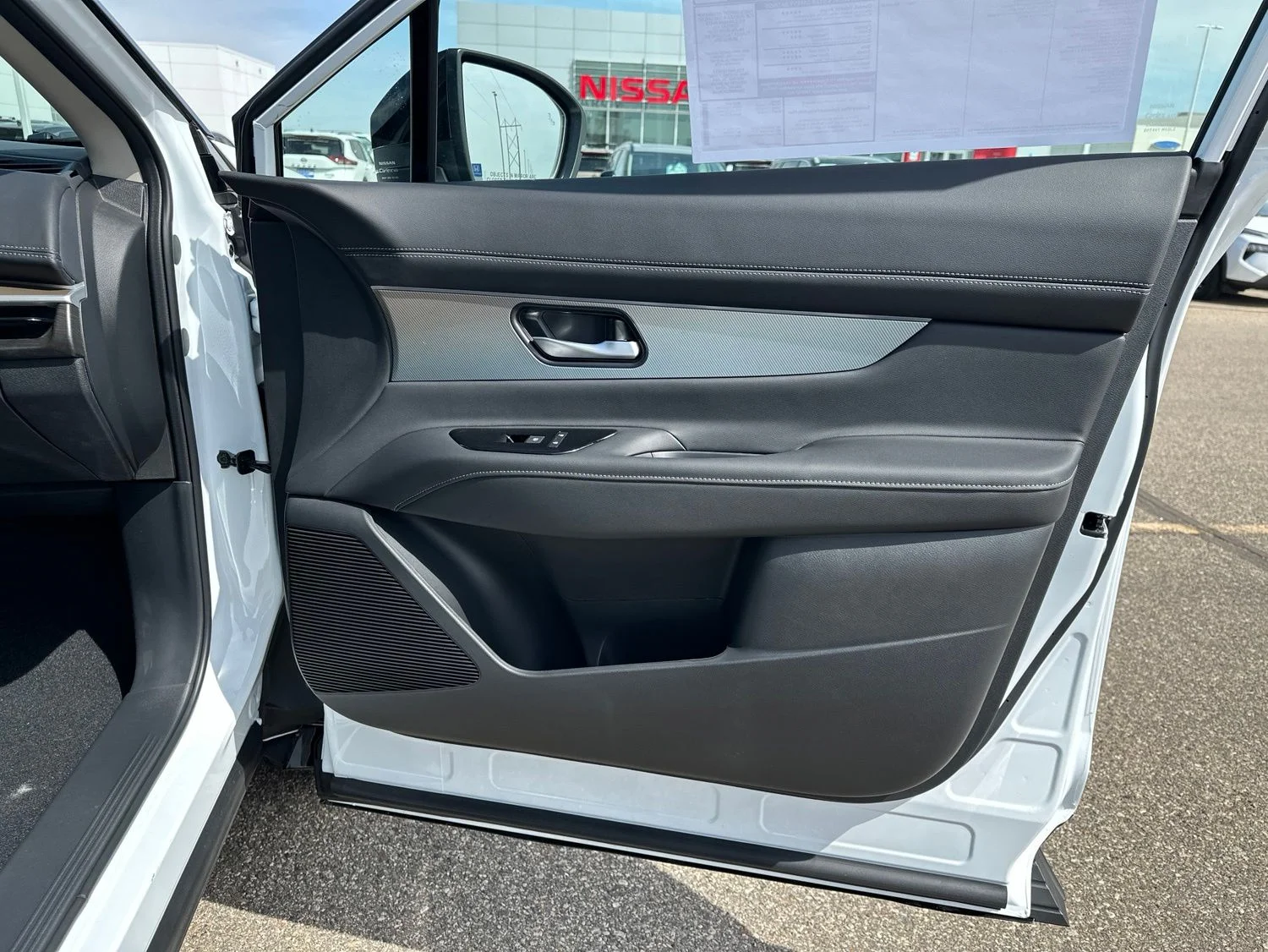 New 2026 Everest White Pearl TriCoat / Super Black Two-tone Nissan Platinum image 34
