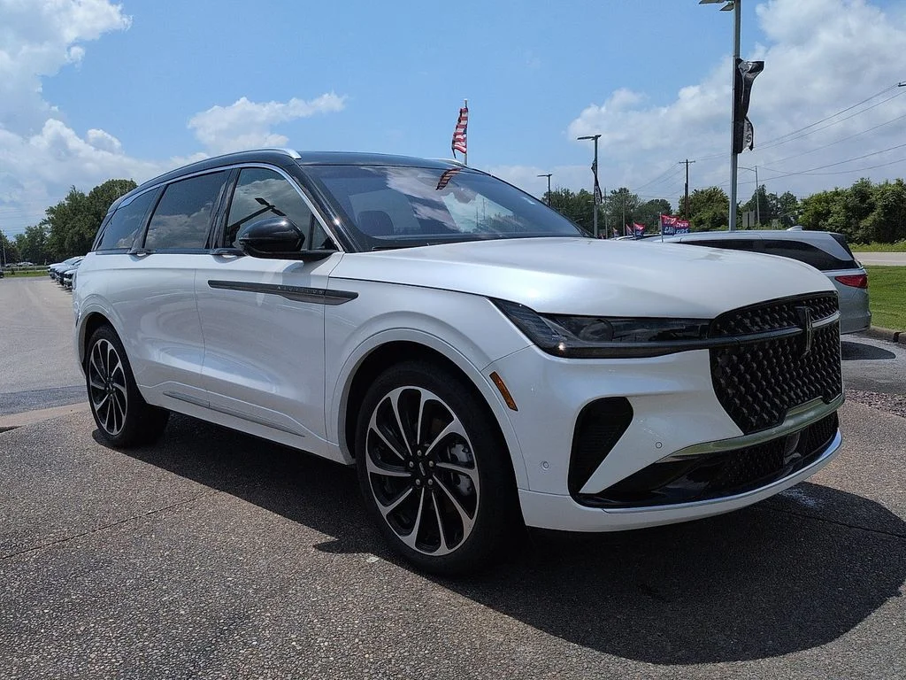 2024 Lincoln Nautilus Black Label AWD's photo