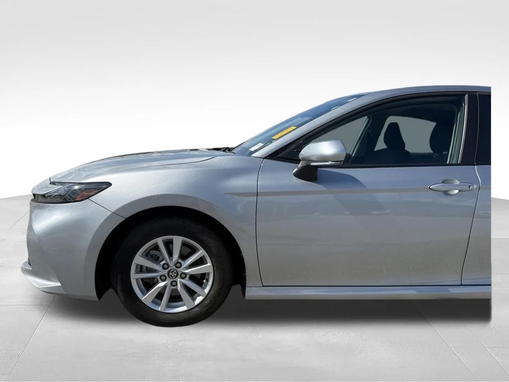 Used 2025 Silver Toyota LE image 20