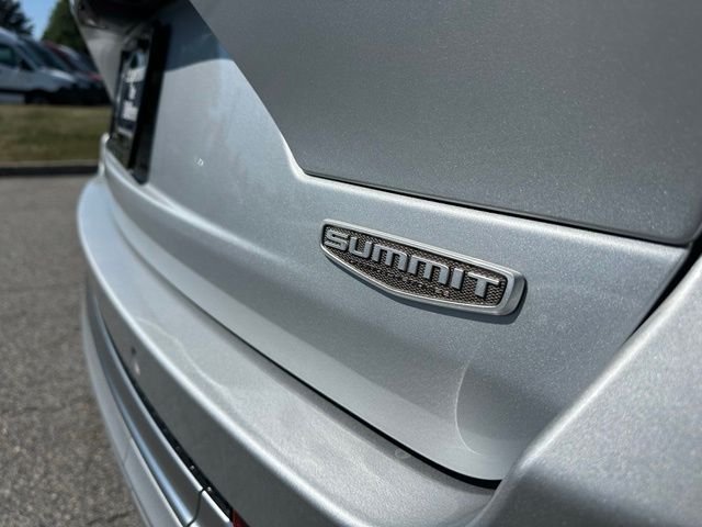 Used 2024 Silver Jeep Summit Reserve image 11