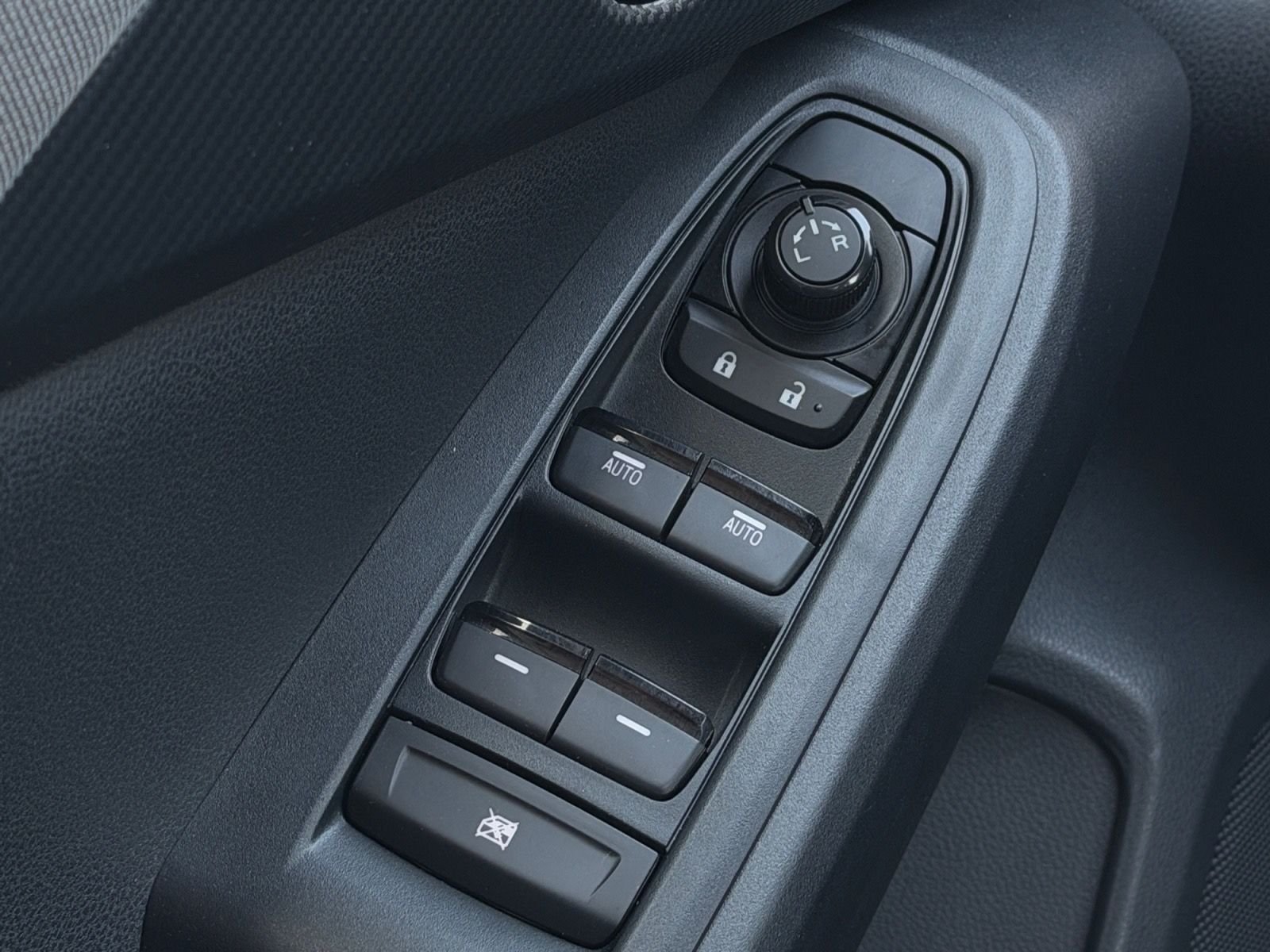 Used 2025 Gray Metallic Subaru Premium image 19