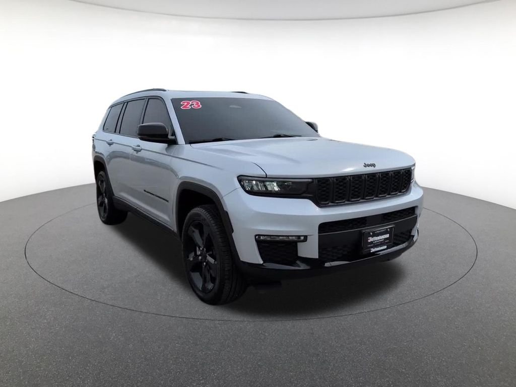 Used 2025 Silver Jeep Limited image 3