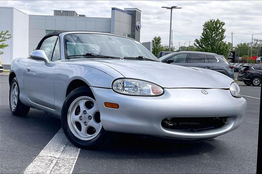Used 1999 Silver Mazda Base image 25