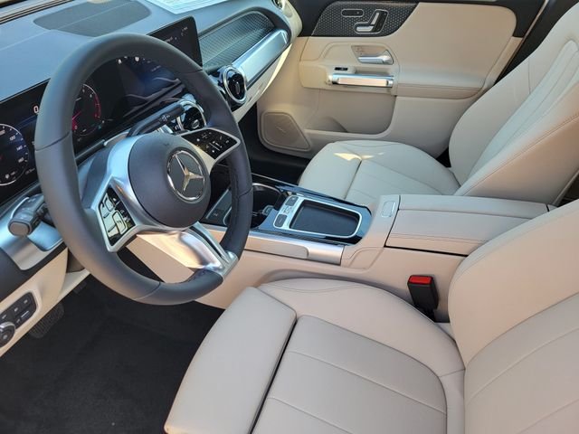New 2026 Polar White Mercedes-Benz GLB 250 image 7