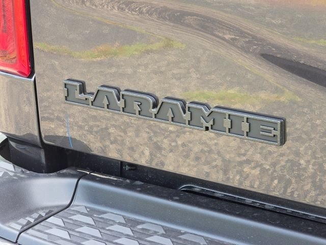 New 2026 Granite Crystal Metallic Clear-Coat Exterior Paint RAM Laramie image 33