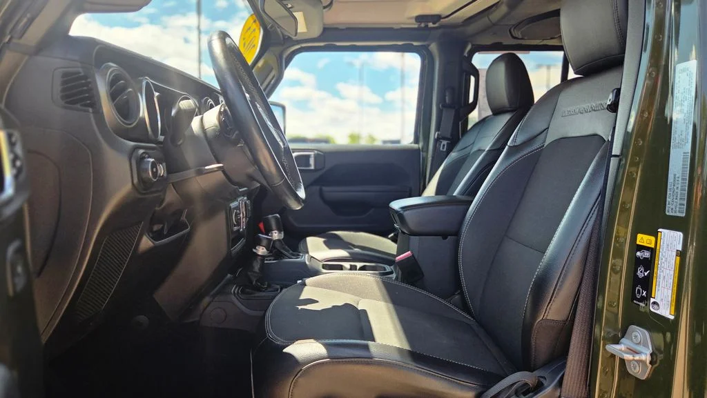 Used 2023 Green Jeep Sport S image 11