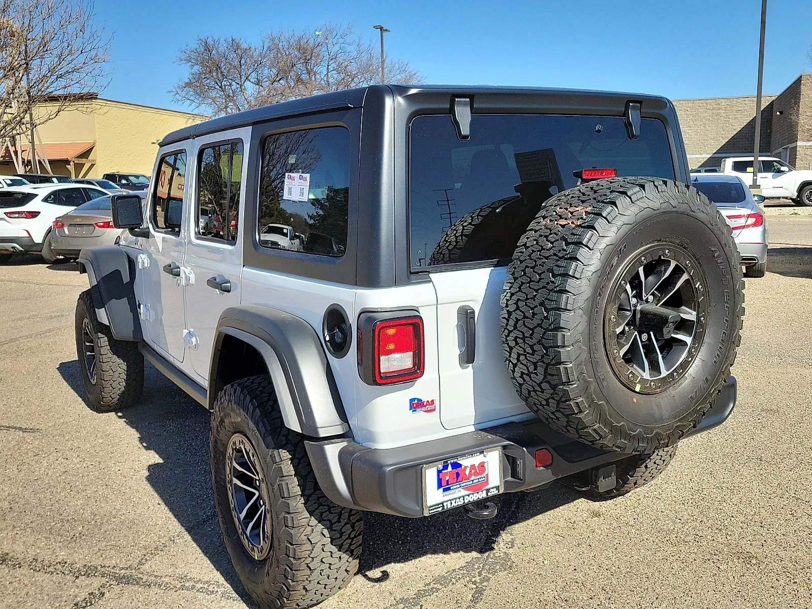 New 2026 PW7 Bright Whit Jeep 4-DOOR WILLYS image 3