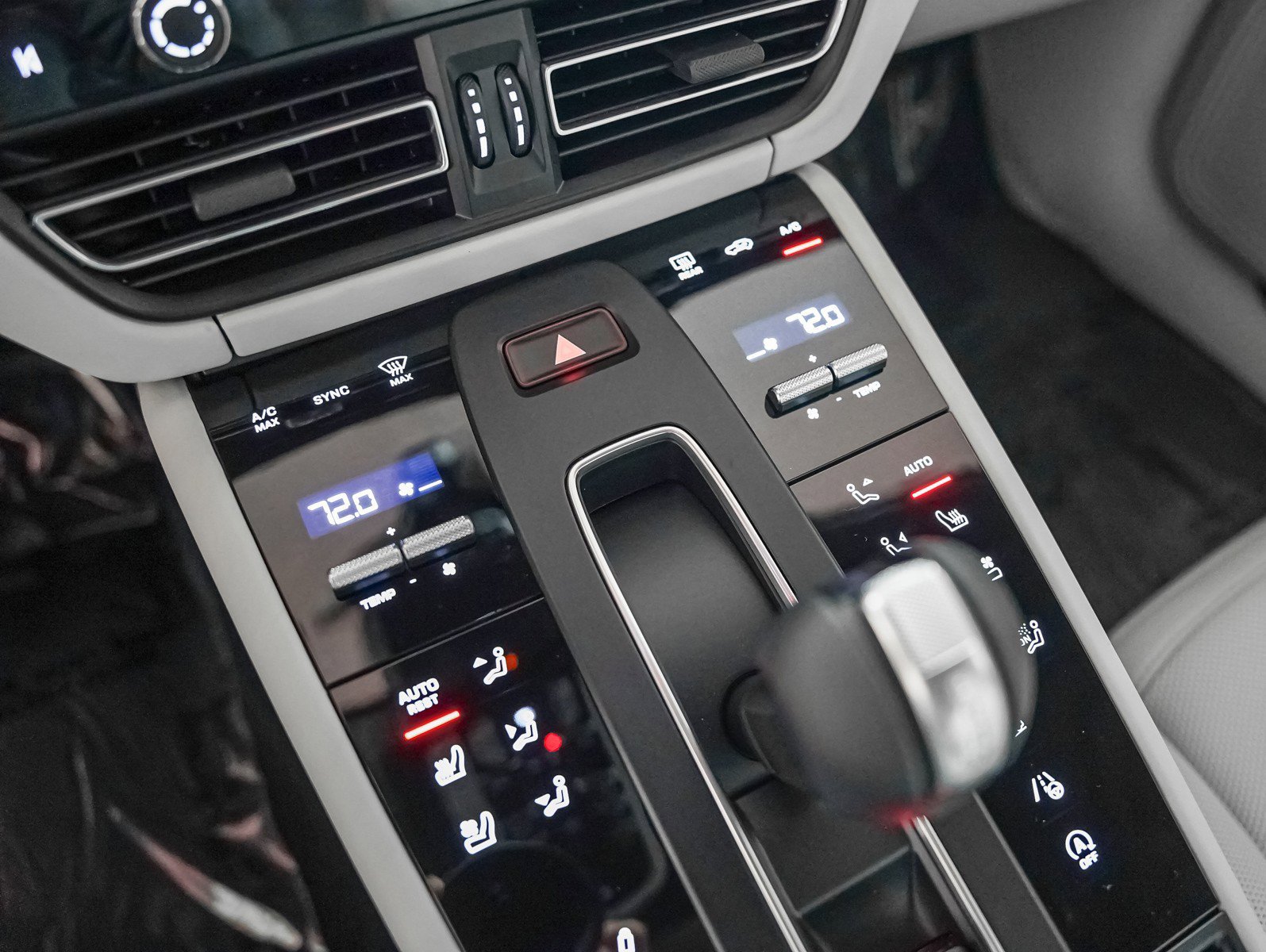 2026 Porsche Macan GTS - Photo 21