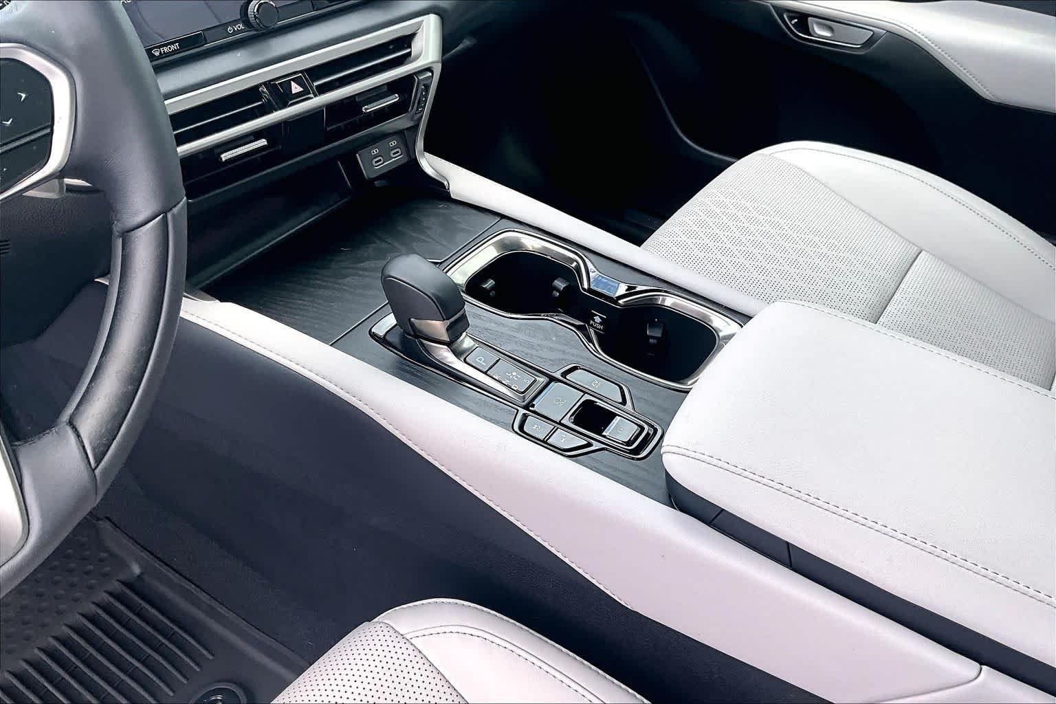 Used 2025 Nightfall Mica Lexus Premium Plus image 17