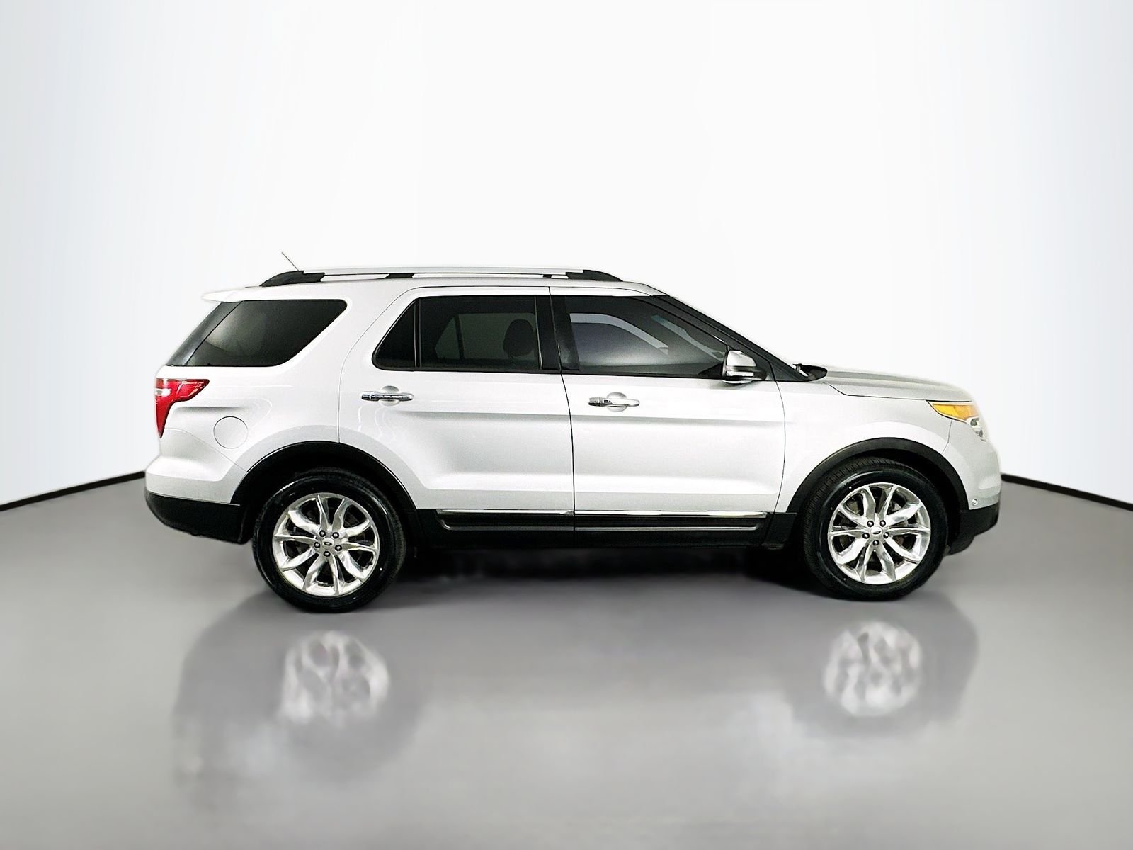 Used 2014 Ingot Silver Ford Limited image 8