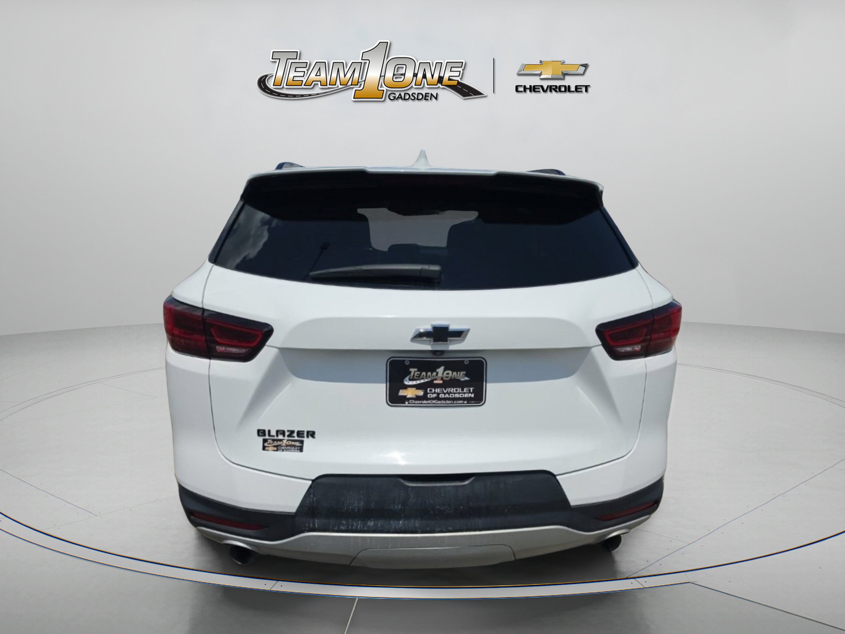 Used 2024 Summit White Chevrolet 2LT image 6