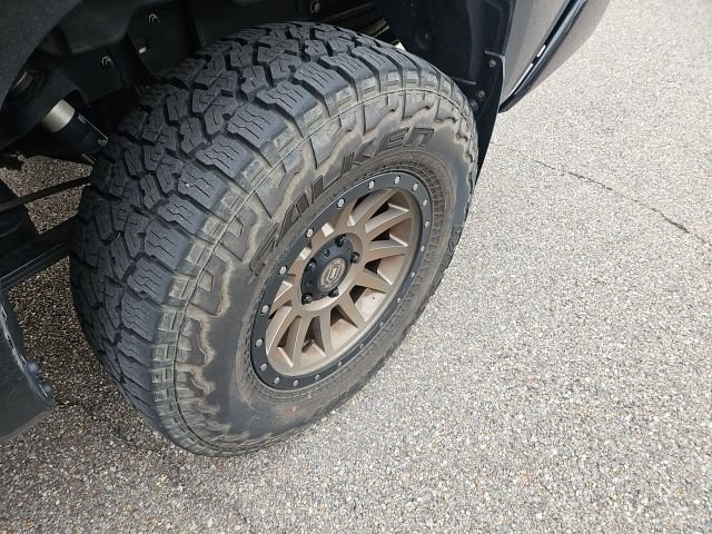 Used 2017 Black Toyota Platinum image 12