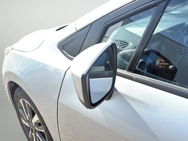 Used 2025 Silver Nissan 1.6 SV image 30