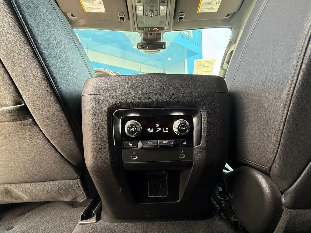 Used 2023 Onyx Black GMC SLT image 39