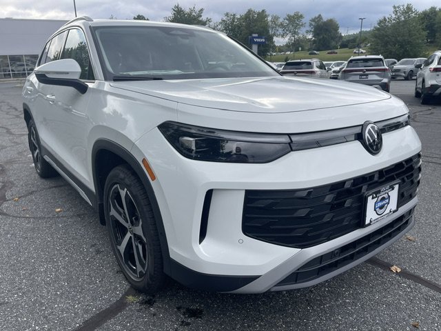 New 2026 Pure White Volkswagen 2.0T SE image 4