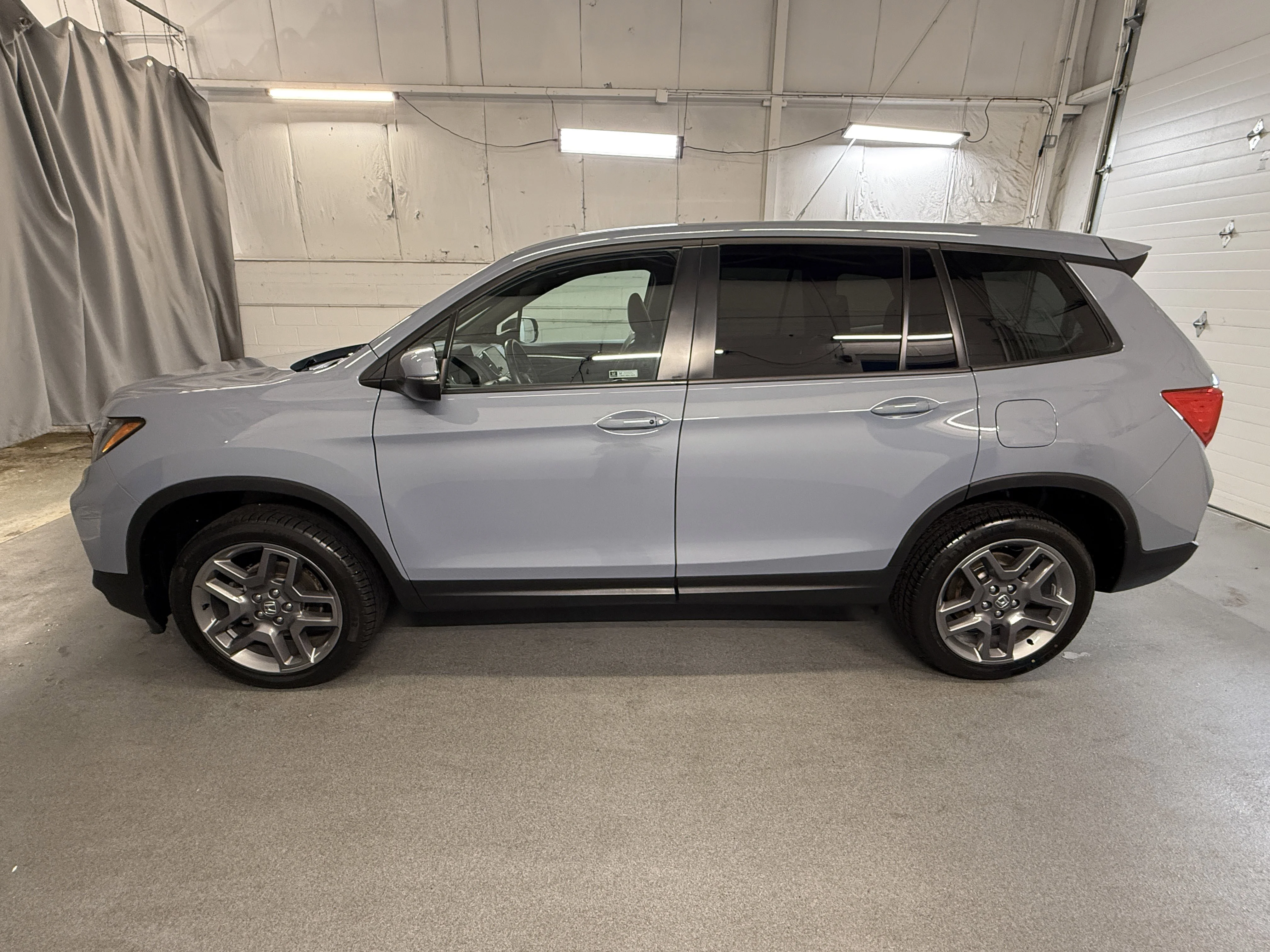 Certified Used 2023 Sonic Gray Pearl Honda EX-L image 5