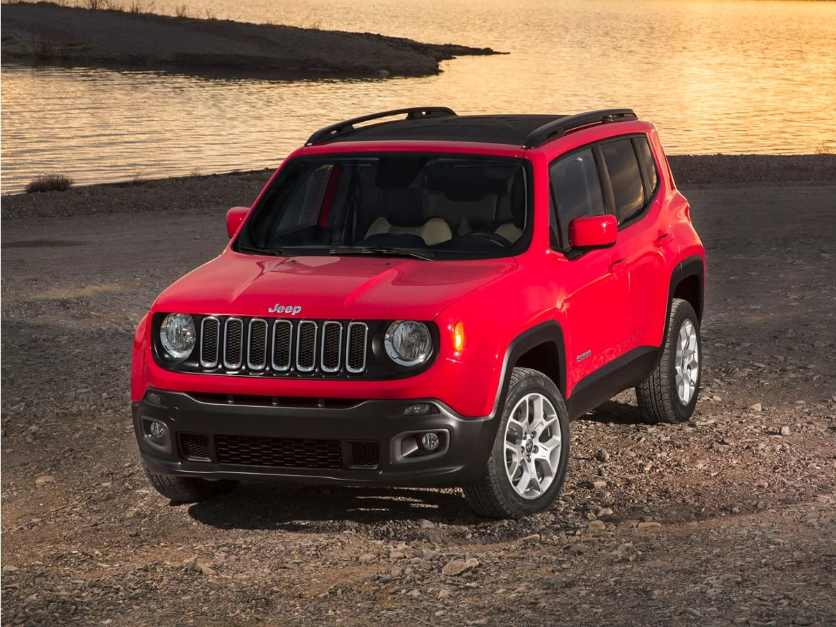 Used 2017 Gray Jeep Latitude image 1