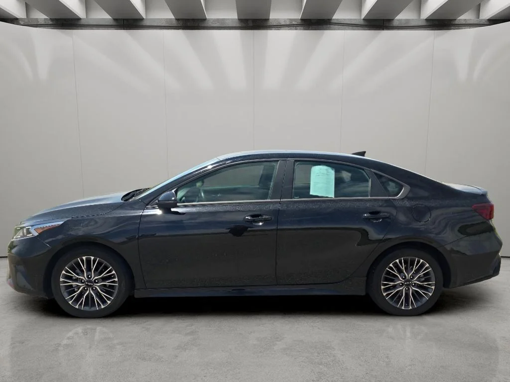Used 2024 Aurora Black Kia GT-Line image 2
