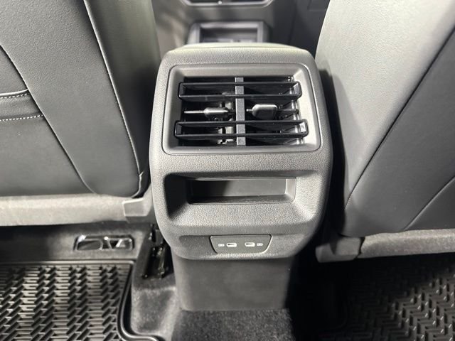 New 2026  Volkswagen 2.0T SE R-Line Black image 10