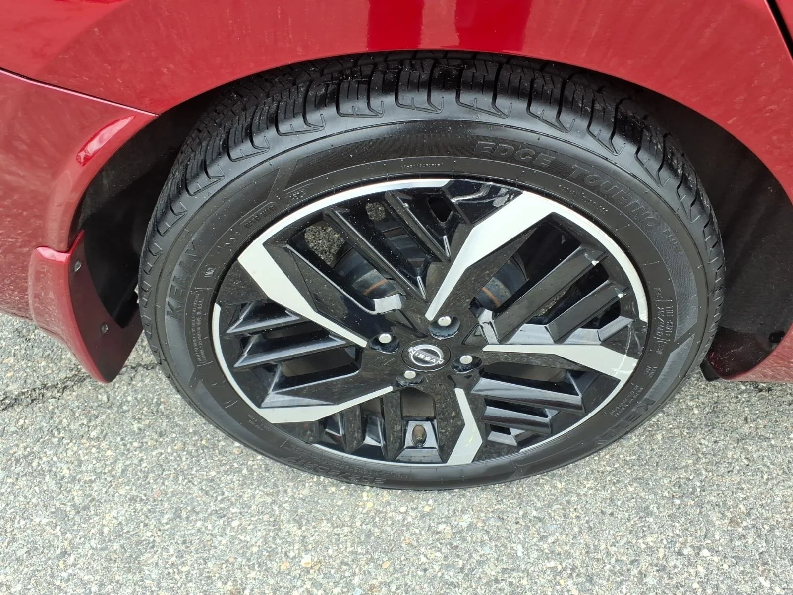 Used 2024 Scarlet Nissan 1.6 SR image 11