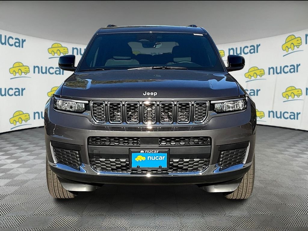 New 2025 Baltic Gray Metallic Clearcoat Jeep Laredo image 3