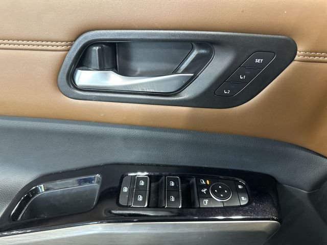 Used 2022 Gray Nissan Platinum image 19