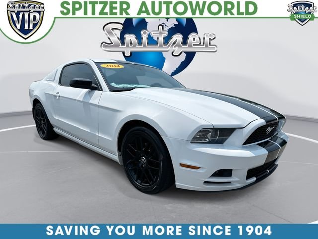 Used 2014 White Ford V6 image 1