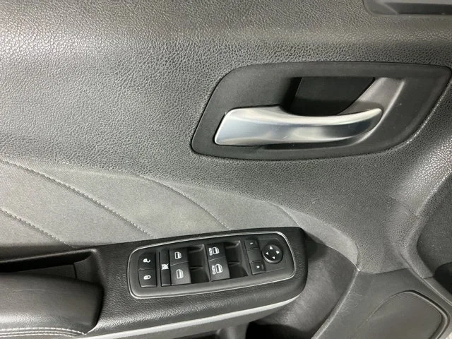 Used 2019  Dodge SXT image 13