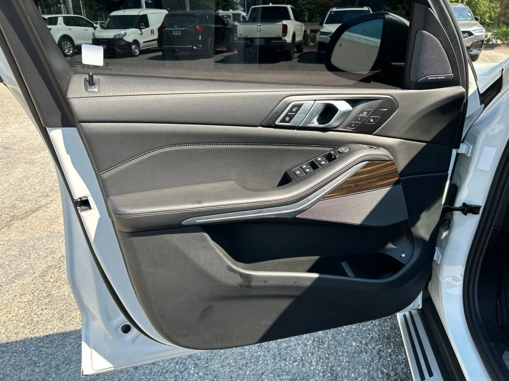 Used 2025 White BMW xDrive50e image 16