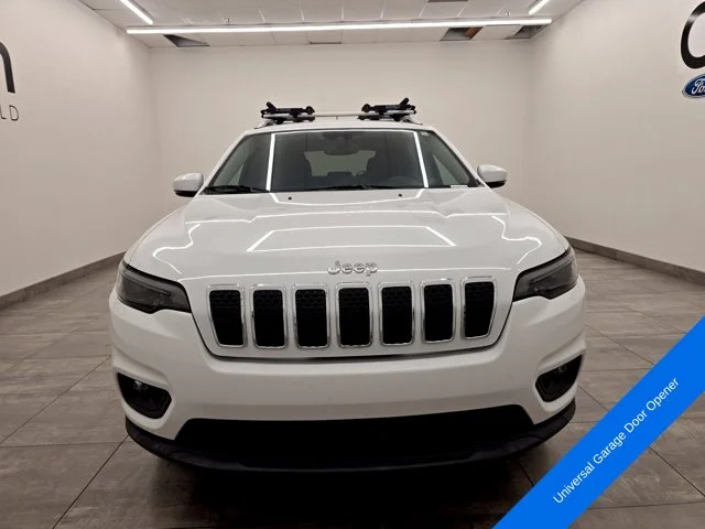 Used 2021 Bright White Clearcoat Jeep Latitude Lux image 7